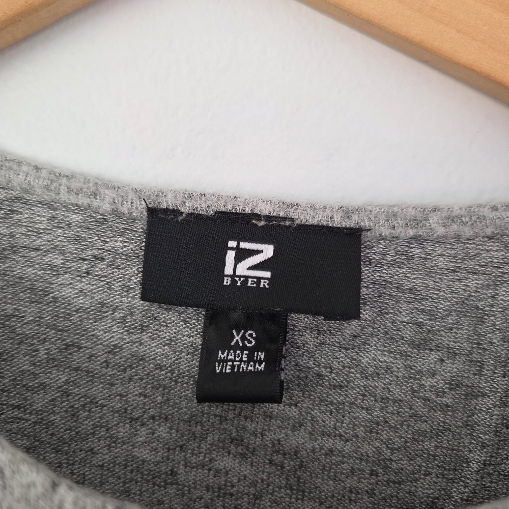 iZ Byer Marled Light Gray‎ Tie Waist Crewneck Top - XS - Picture 4 of 6